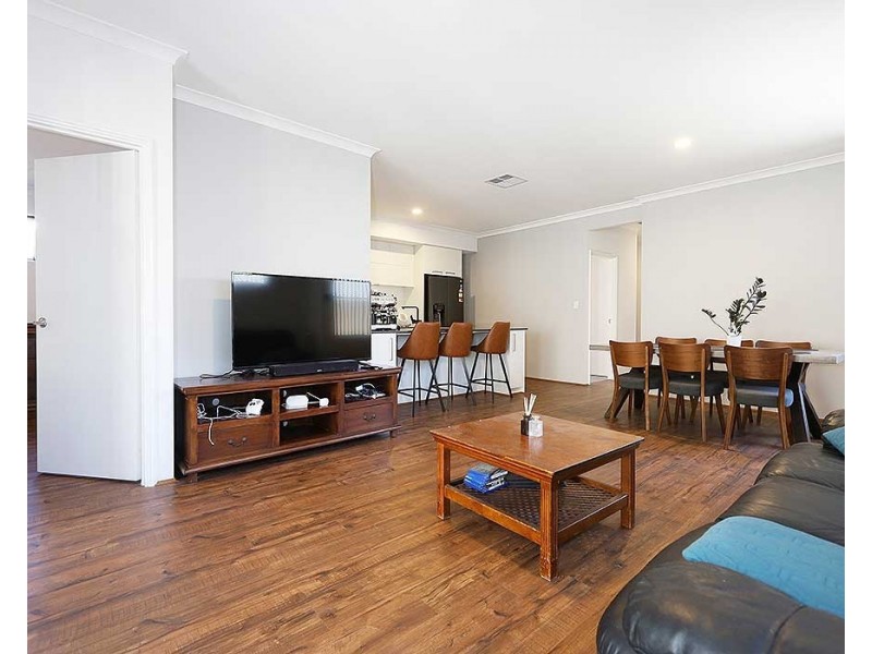 25 Pearce Avenue, Forrestfield WA 6058