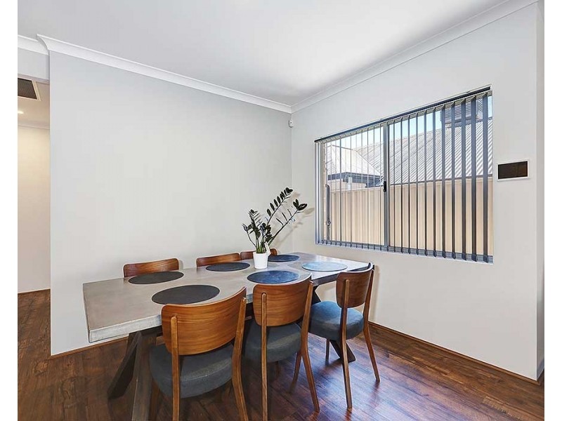 25 Pearce Avenue, Forrestfield WA 6058