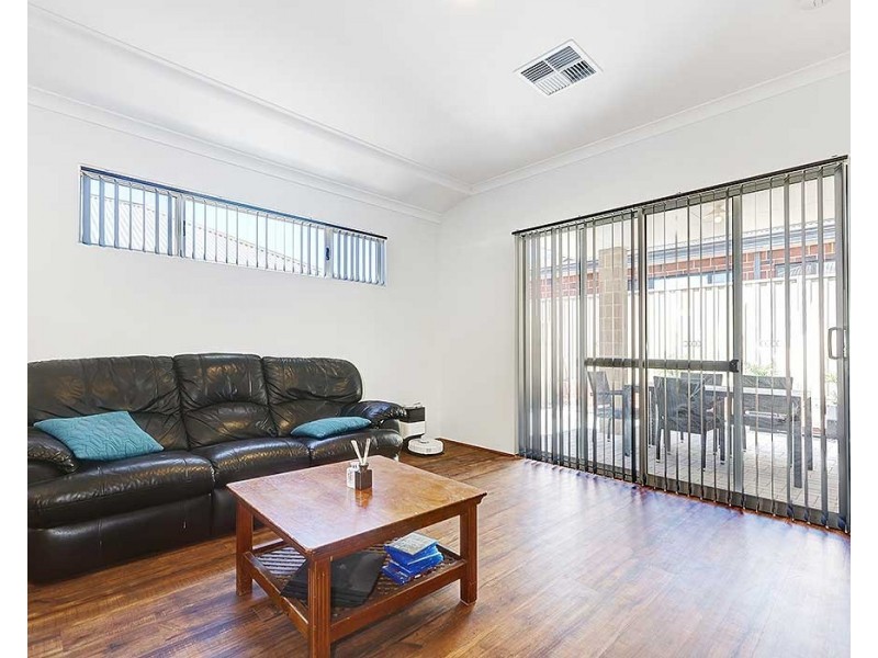 25 Pearce Avenue, Forrestfield WA 6058