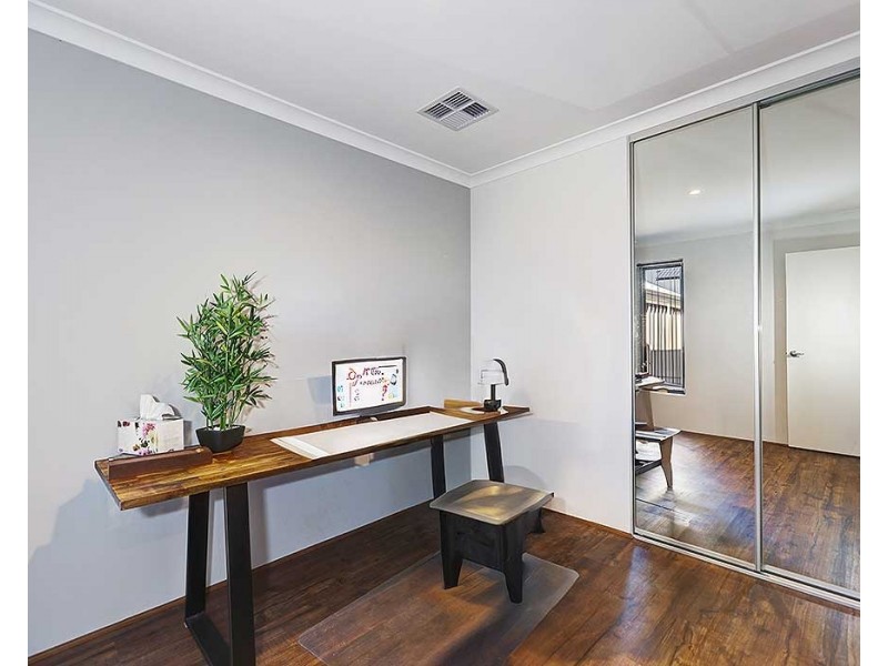 25 Pearce Avenue, Forrestfield WA 6058