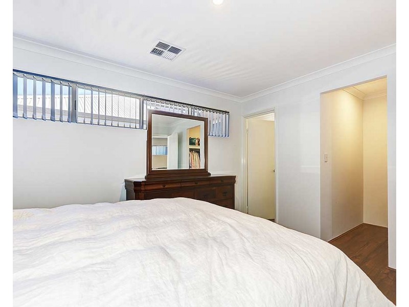 25 Pearce Avenue, Forrestfield WA 6058