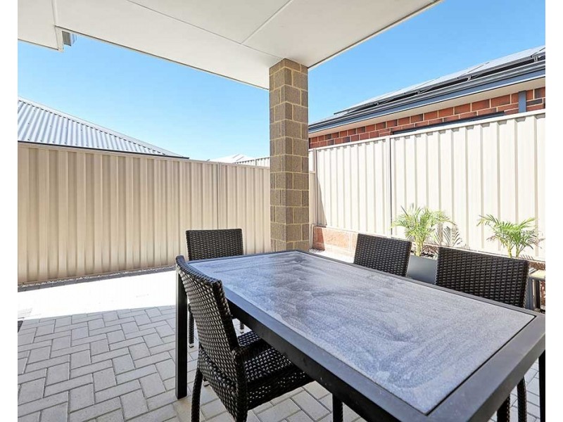 25 Pearce Avenue, Forrestfield WA 6058