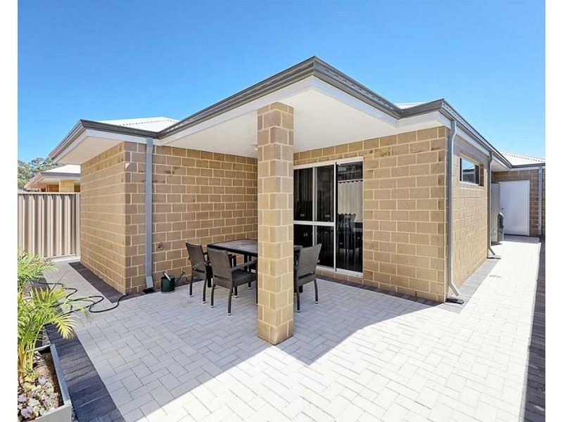 25 Pearce Avenue, Forrestfield WA 6058