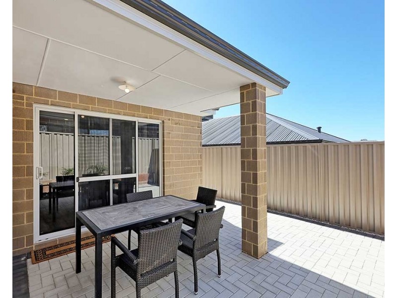 25 Pearce Avenue, Forrestfield WA 6058