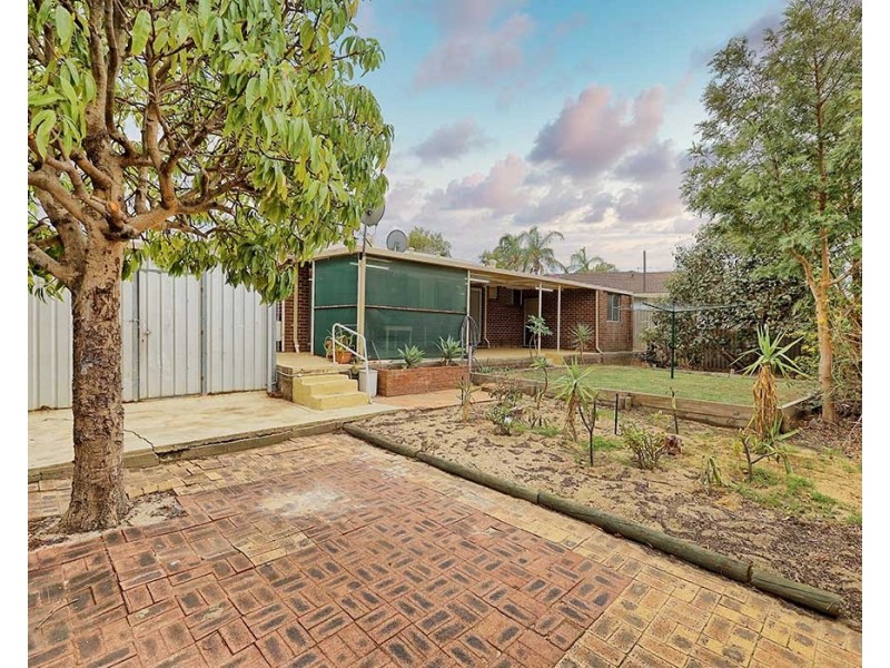 36 Ellesmere Road, Swan View WA 6056