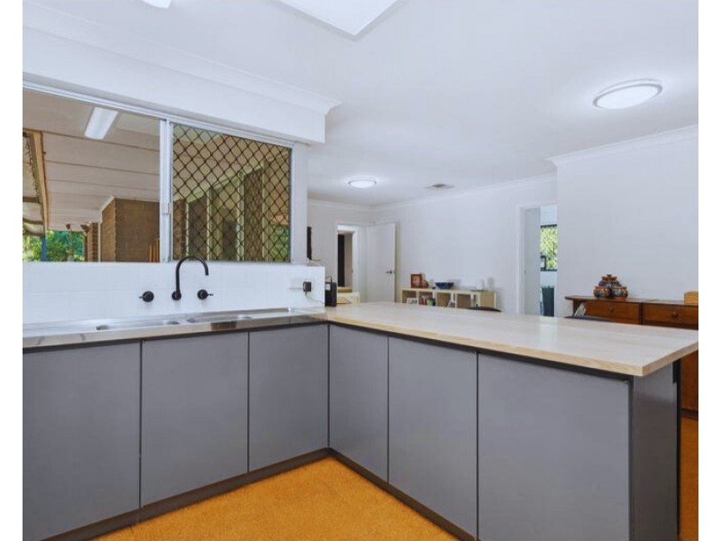 34 Heslop Road, Lesmurdie WA 6076