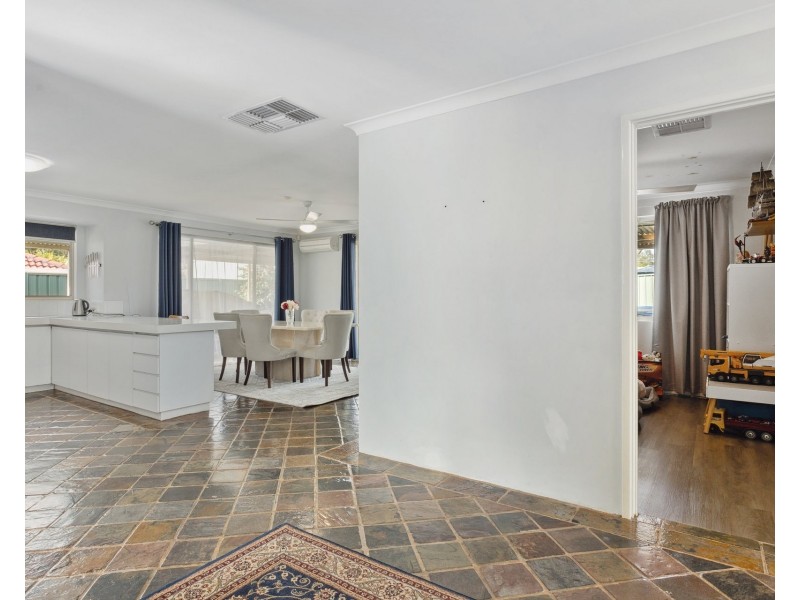 118 Stratton Boulevard, Stratton WA 6056