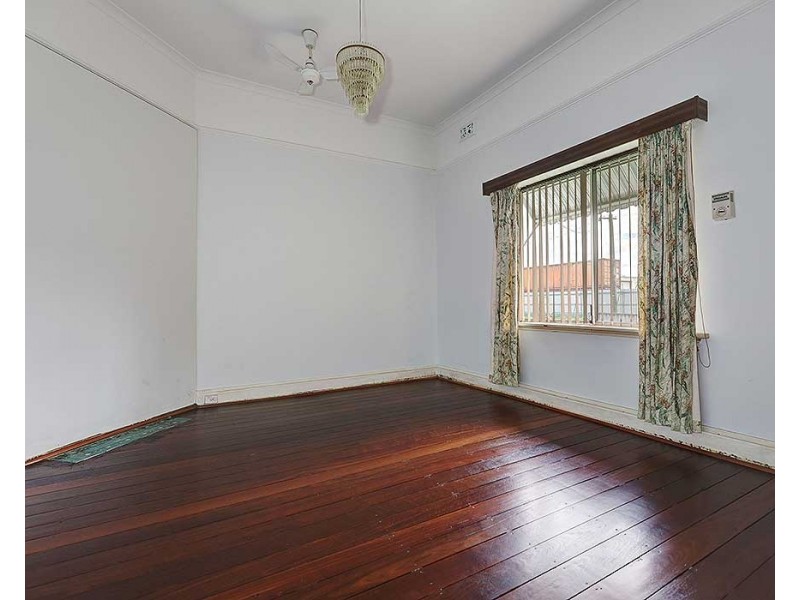 25 Kidman Avenue, South Guildford WA 6055