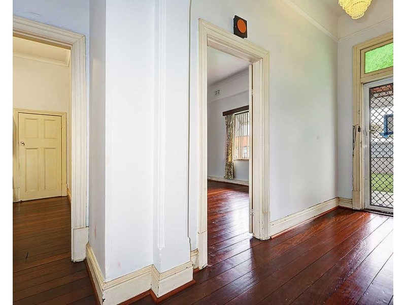 25 Kidman Avenue, South Guildford WA 6055