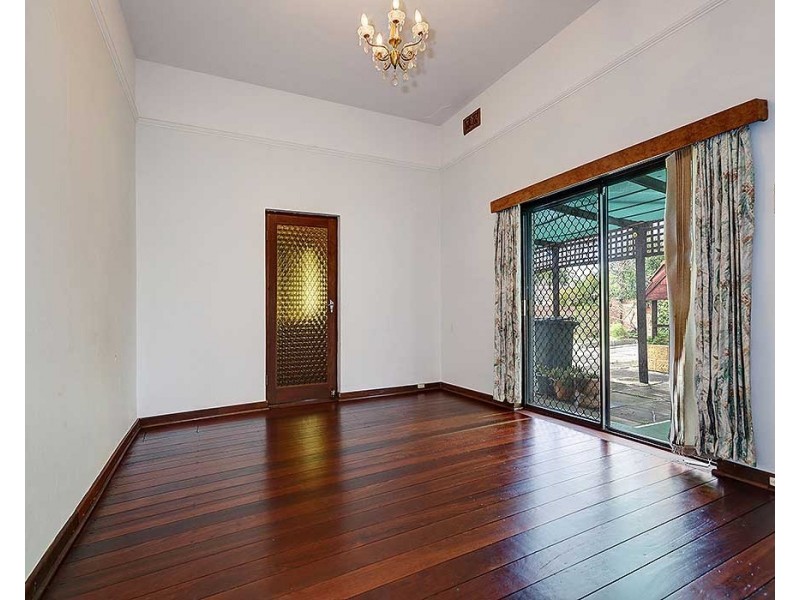 25 Kidman Avenue, South Guildford WA 6055