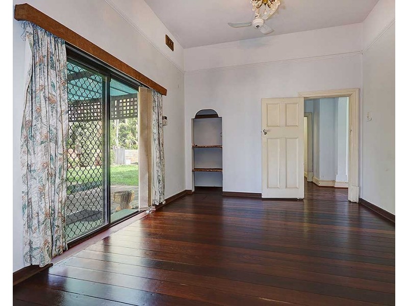 25 Kidman Avenue, South Guildford WA 6055