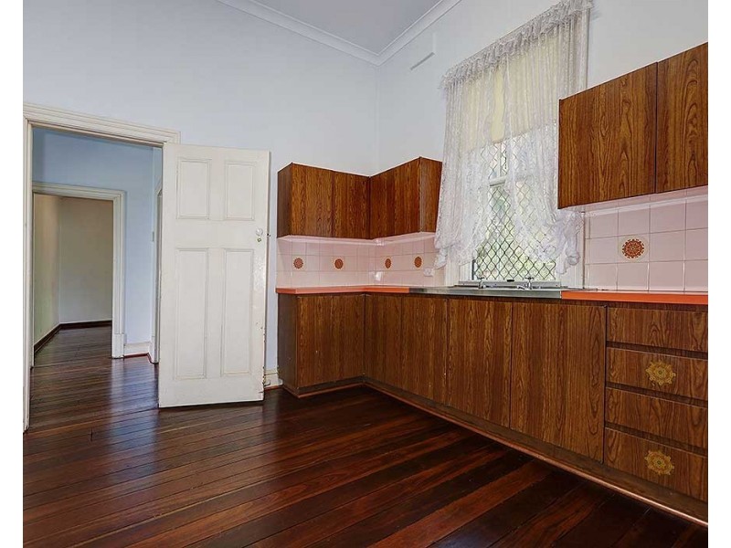 25 Kidman Avenue, South Guildford WA 6055