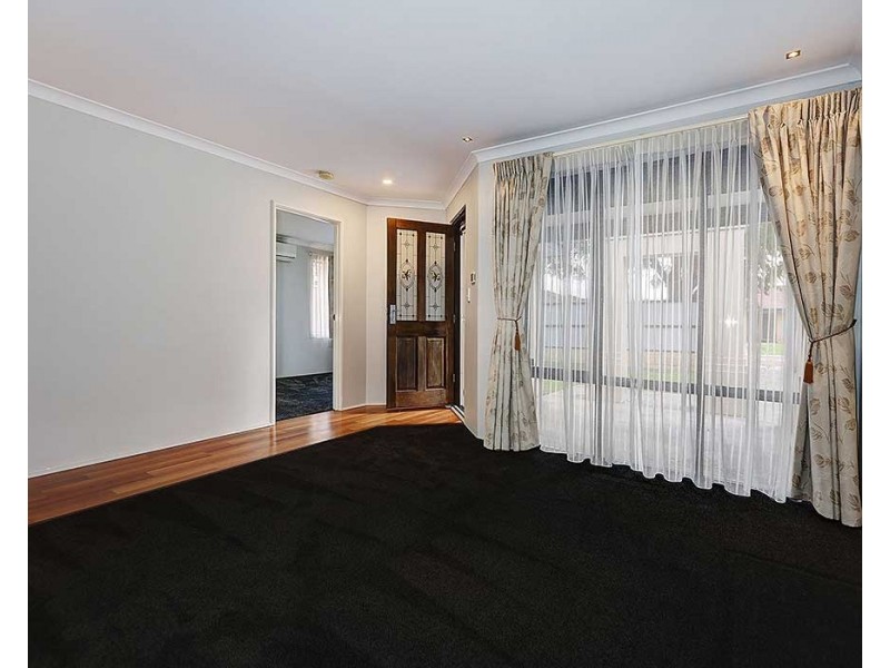 1 Myerson Crescent, Maida Vale WA 6057
