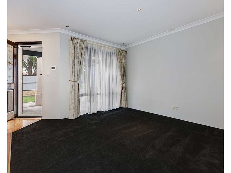1 Myerson Crescent, Maida Vale WA 6057