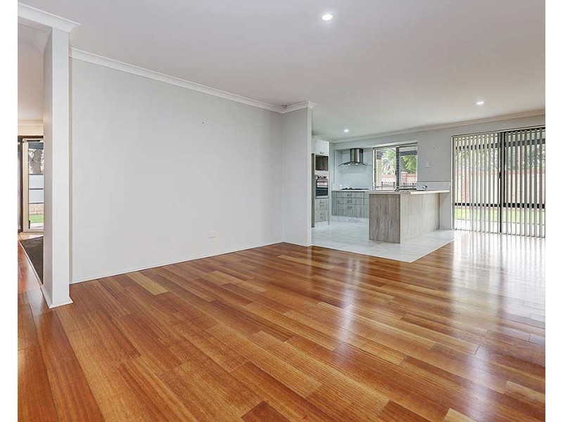 1 Myerson Crescent, Maida Vale WA 6057