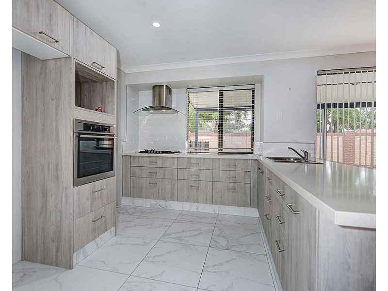 1 Myerson Crescent, Maida Vale WA 6057