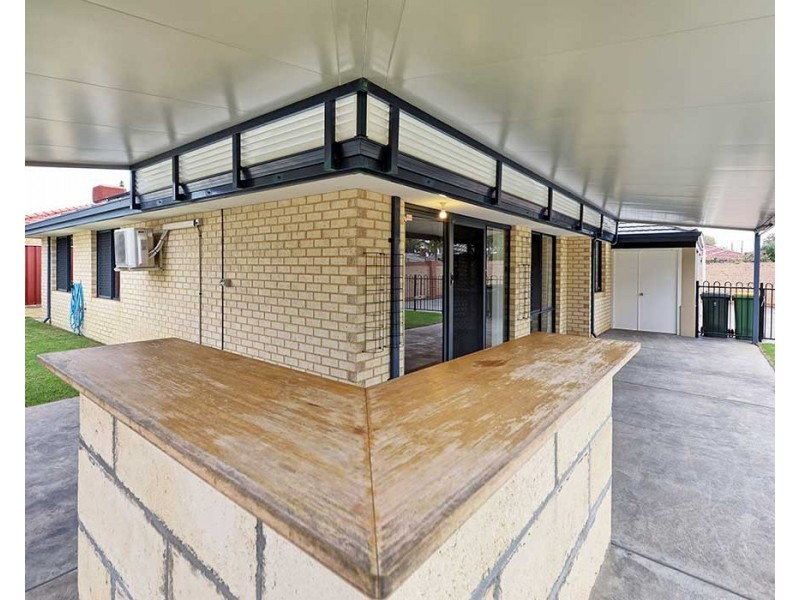 1 Myerson Crescent, Maida Vale WA 6057