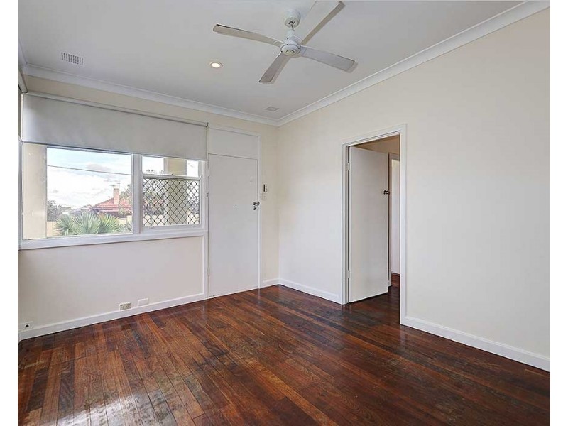 34 Hartfield Street, Queens Park WA 6107