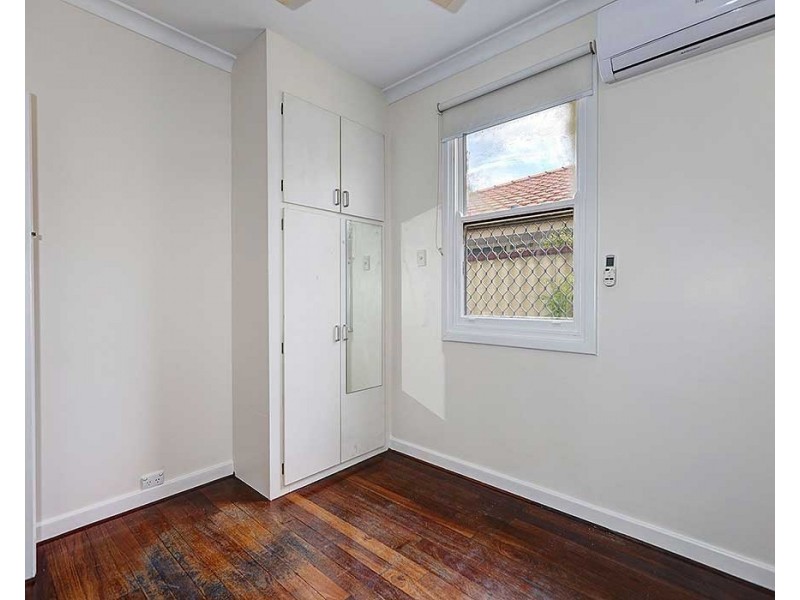 34 Hartfield Street, Queens Park WA 6107