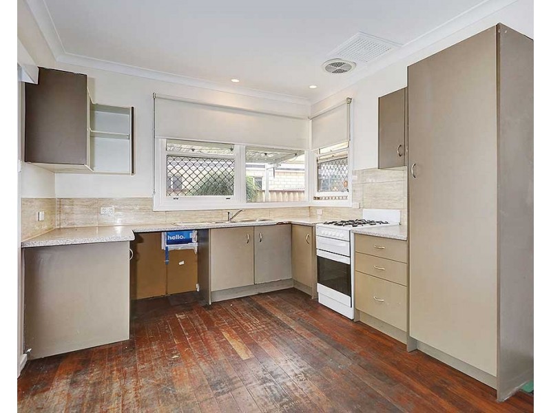 34 Hartfield Street, Queens Park WA 6107