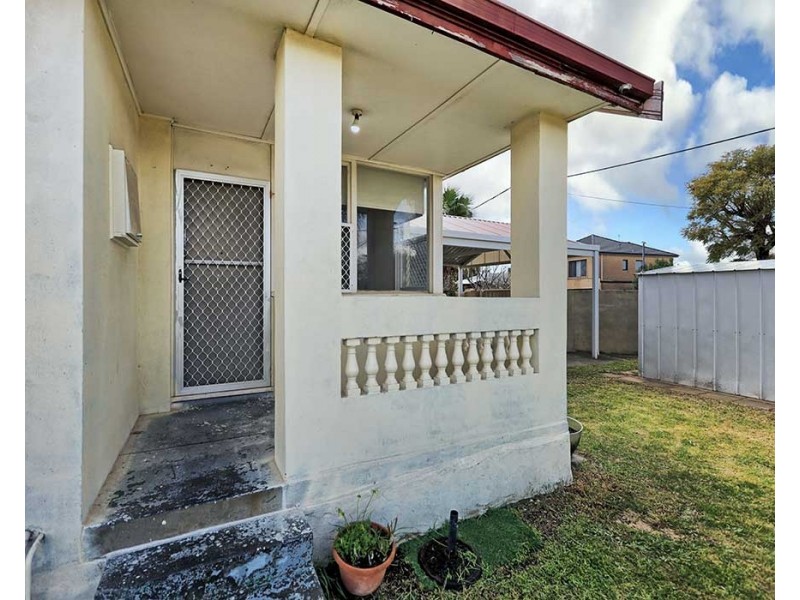 34 Hartfield Street, Queens Park WA 6107