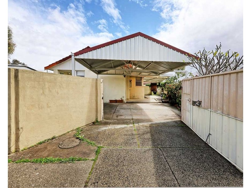 34 Hartfield Street, Queens Park WA 6107