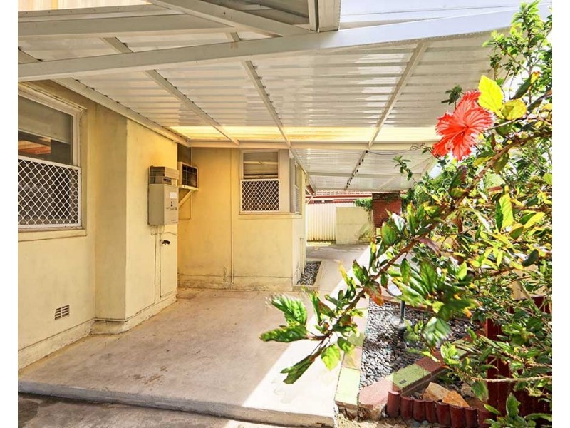 34 Hartfield Street, Queens Park WA 6107
