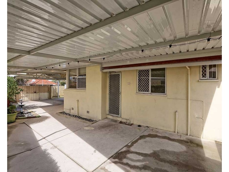 34 Hartfield Street, Queens Park WA 6107