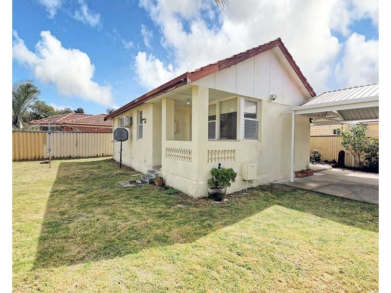 34 Hartfield Street, Queens Park WA 6107