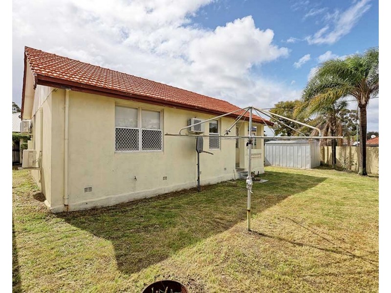 34 Hartfield Street, Queens Park WA 6107