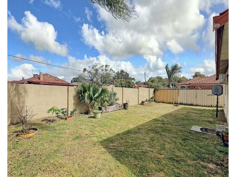 34 Hartfield Street, Queens Park WA 6107