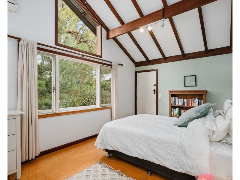 12 Longfellow Road, Gooseberry Hill WA 6076