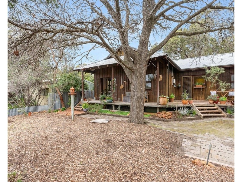 12 Longfellow Road, Gooseberry Hill WA 6076