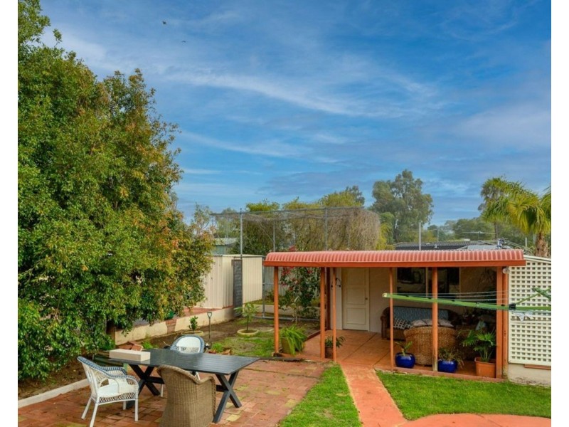 10 Hume Court, Parmelia WA 6167