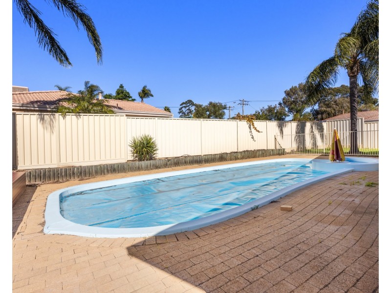 1 Galena Court, High Wycombe WA 6057