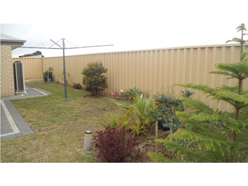 24 Clearwater Drive, Southern River WA 6110