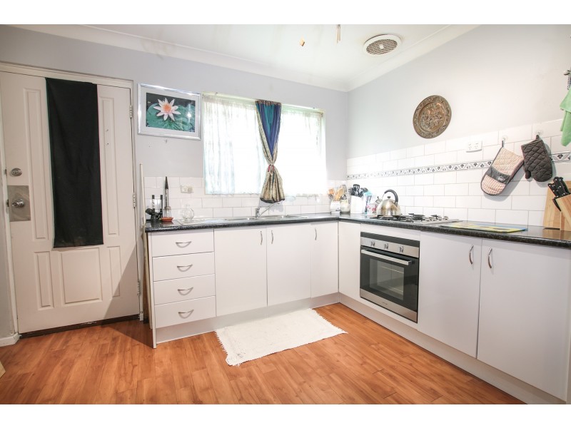 12B Burrowa St, Armadale WA 6112