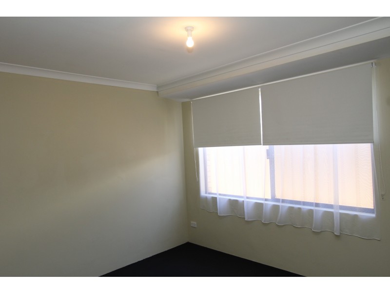 6 Mawson Close, Seville Grove WA 6112