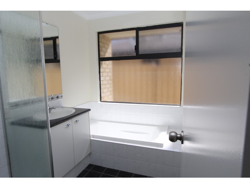 6 Mawson Close, Seville Grove WA 6112