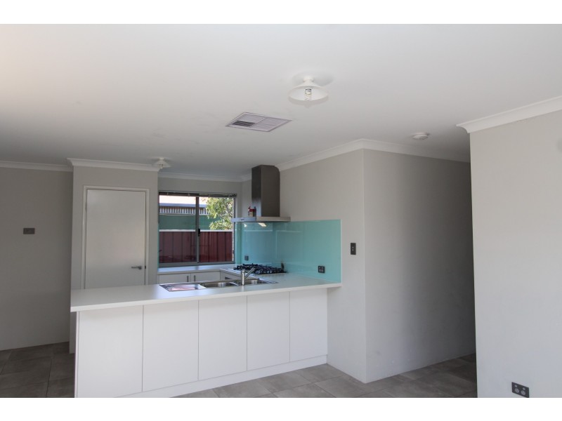 6A Mawson Close, Seville Grove WA 6112