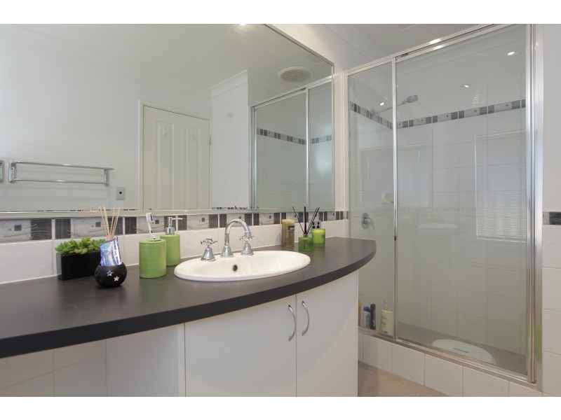 5 Elemi Bend, Atwell WA 6164