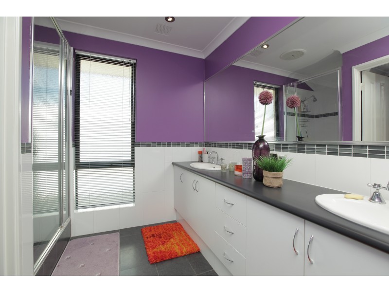 5 Elemi Bend, Atwell WA 6164