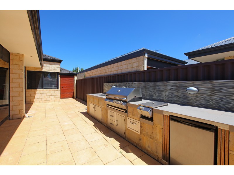 5 Elemi Bend, Atwell WA 6164