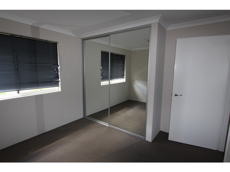 21 Hutchins Way, Kwinana Town Centre WA 6167