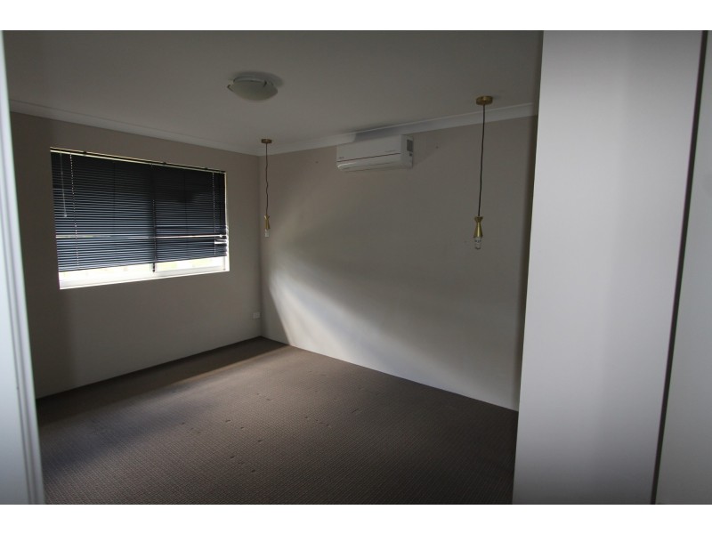 21 Hutchins Way, Kwinana Town Centre WA 6167