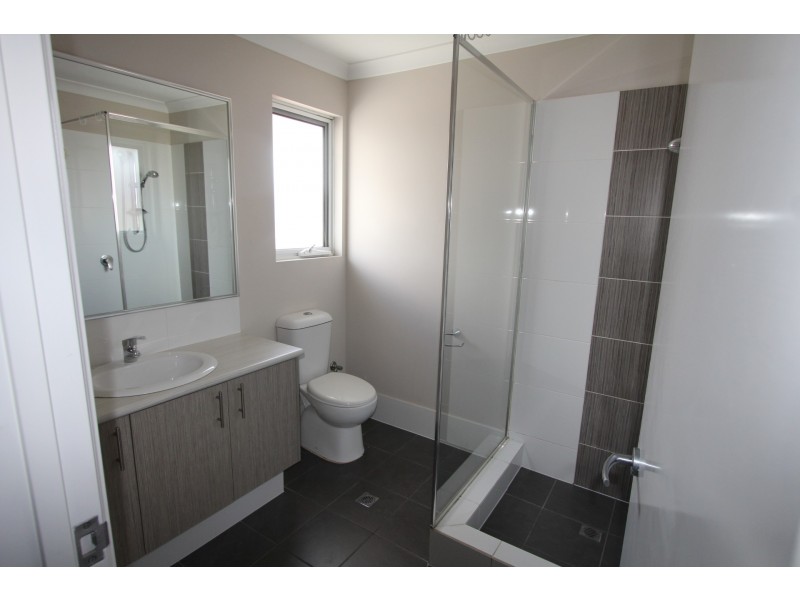 21 Hutchins Way, Kwinana Town Centre WA 6167