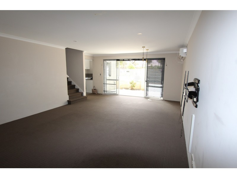 21 Hutchins Way, Kwinana Town Centre WA 6167