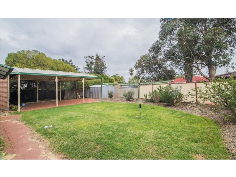 12 Sovereign Place, Forrestfield WA 6058