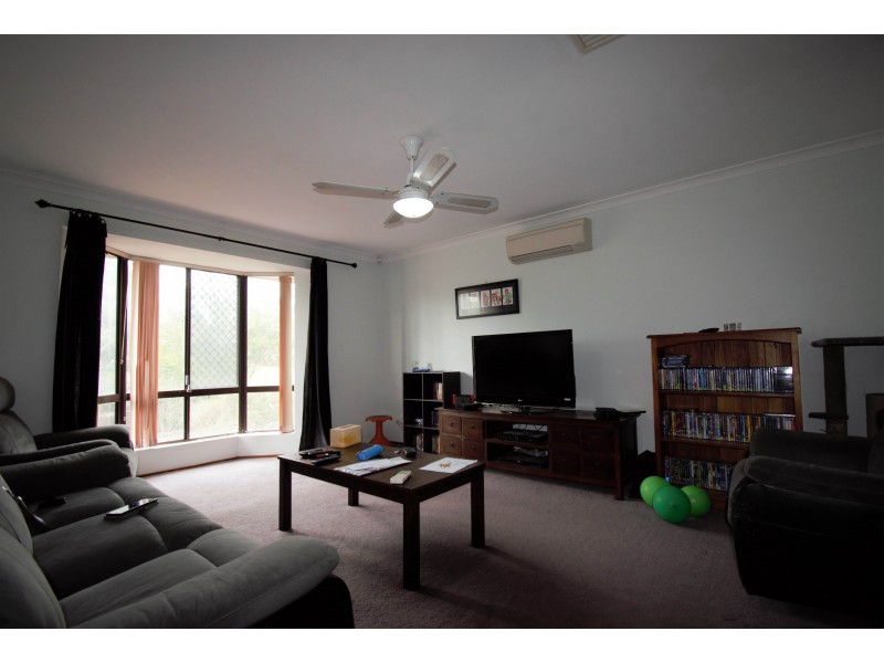 12 Sovereign Place, Forrestfield WA 6058