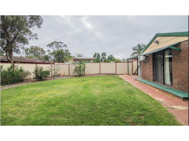 12 Sovereign Place, Forrestfield WA 6058